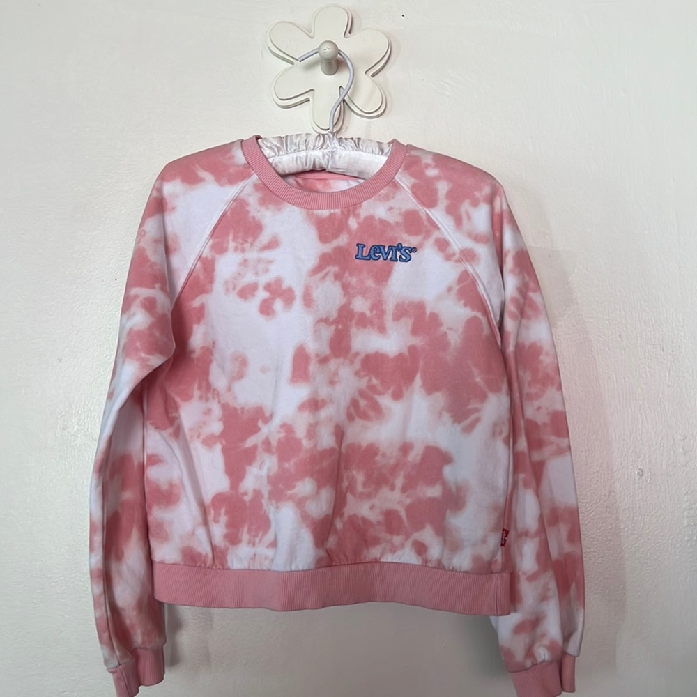 Levi’s sweatshirt